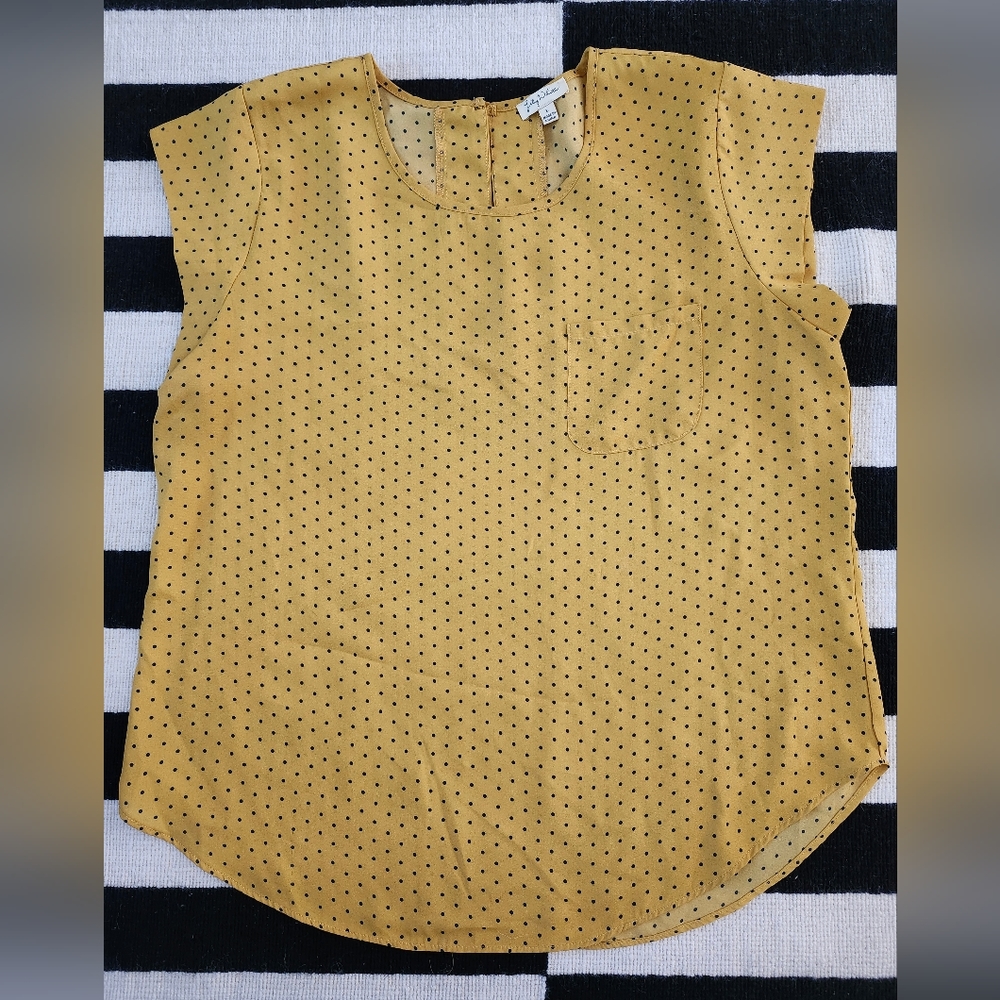 Polka dot dressy shirt